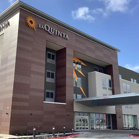 La Quinta Inn & Suites By Wyndham Corpus Christi Southeast Exterior photo